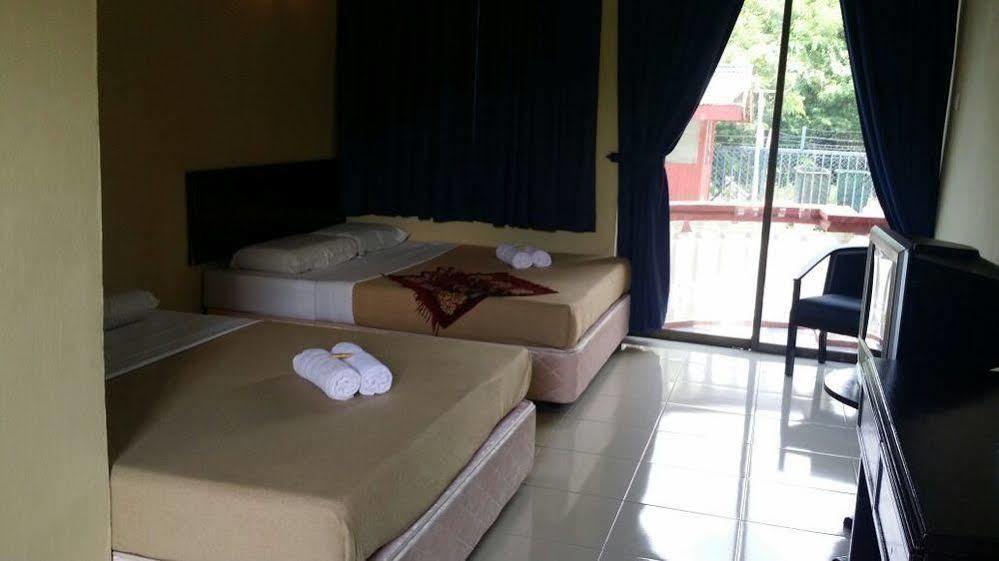 Hji Residensi Hotel กัวห์ ภายนอก รูปภาพ